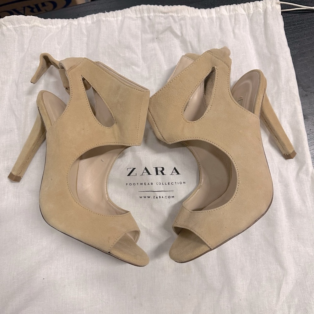 Vintage Zara suede heels